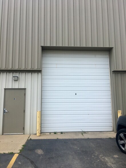 More Photos Of 1820 Production Dr, St Charles Manufacturing For Lease