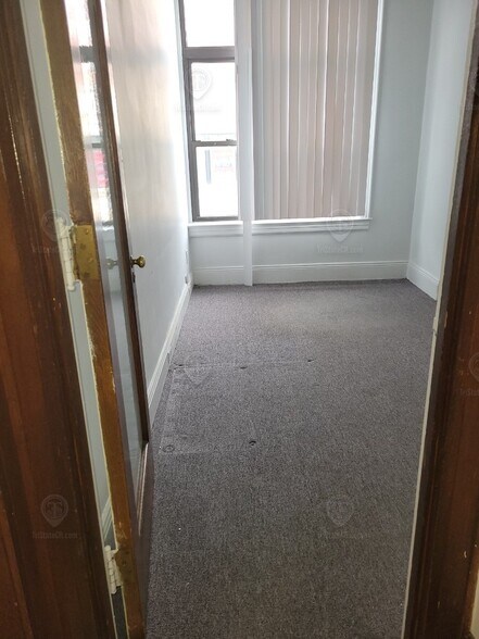 More Photos Of 37-47 82nd St, Flushing Office For Lease