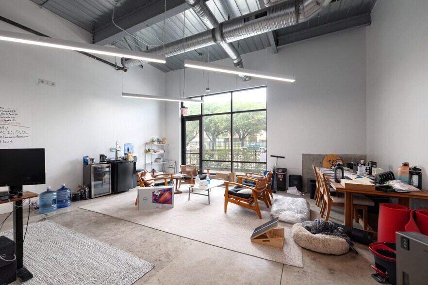 More Photos Of 1800 E 4th St, Austin Apartments For Sale
