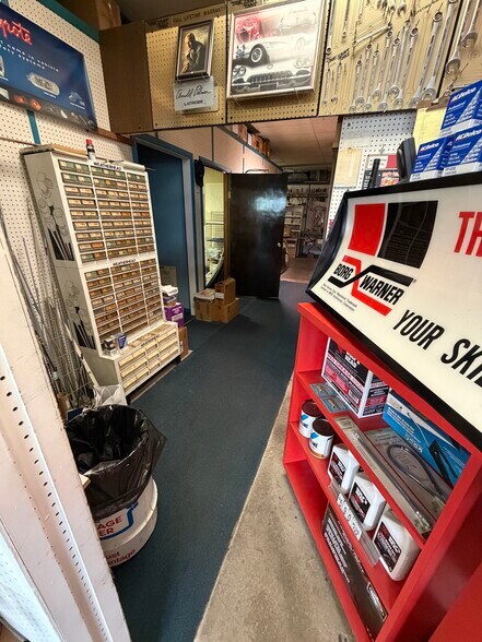 More Photos Of 3703 US-30, Latrobe Freestanding For Sale
