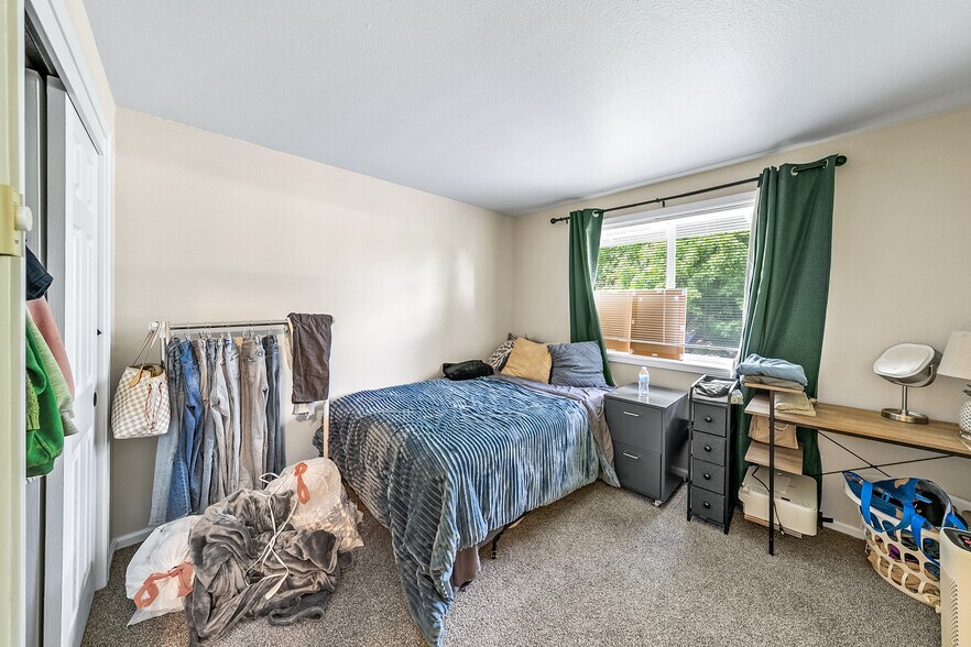 More Photos Of 124 S 63rd St, Springfield Apartments For Sale