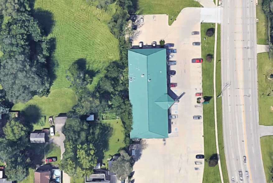 More Photos Of 3032 Ansborough Ave, Waterloo General Retail For Lease