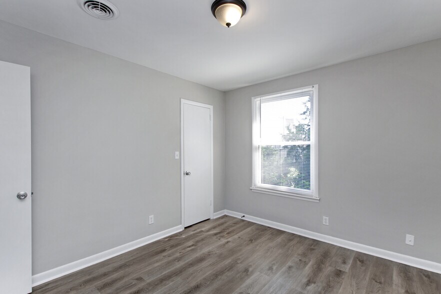 More Photos Of 1012-1032 Hickory Hill Ln, Hermitage Apartments For Sale