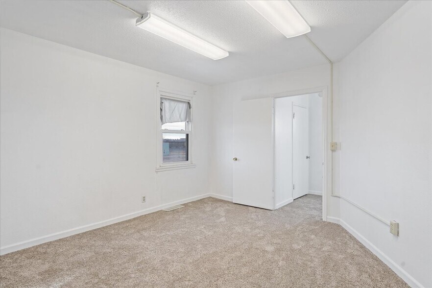 More Photos Of 601 E Lincolnway, Cheyenne Storefront Retail Residential For Sale