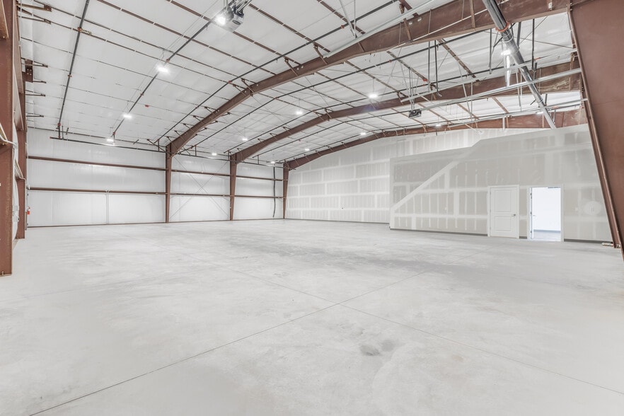 More Photos Of 3430 E Plant Dr, Washington Warehouse For Lease