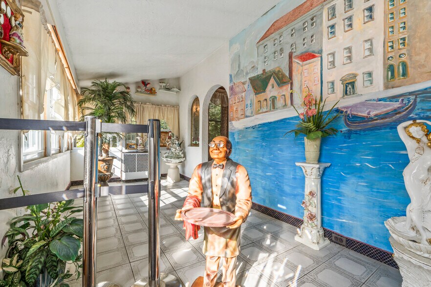 More Photos Of 251 N High St, Bridgton Restaurant For Sale