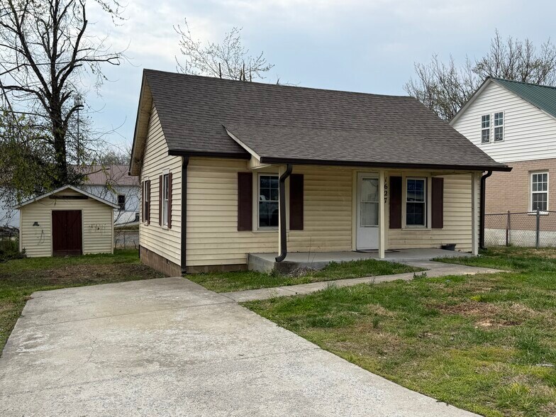 More Photos Of 1627 Old Highway 31 E, Westmoreland Specialty For Sale