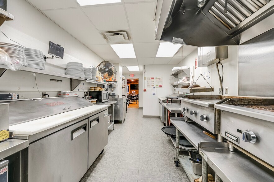 More Photos Of 617 S Washington St, New Paris Bar For Sale