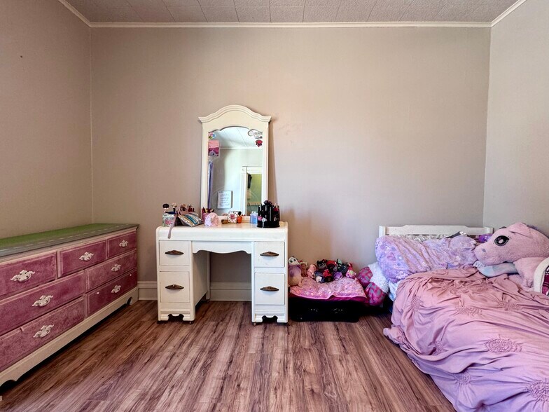 More Photos Of 1415 4th St, Fulton Storefront Retail Residential For Sale