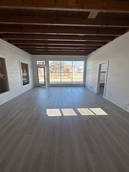 More Photos Of 1104-1106 S Seaward Ave, Ventura Storefront For Lease