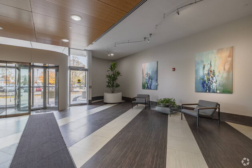 More Photos Of 18000 W Nine Mile Rd, Southfield Office For Lease