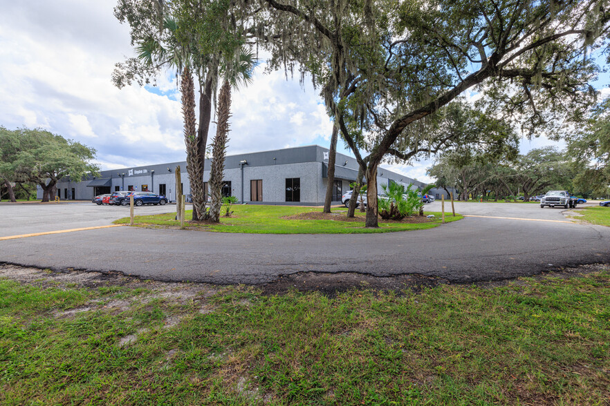 Primary Photo Of 1901 S Poinciana Blvd, Kissimmee Warehouse For Lease