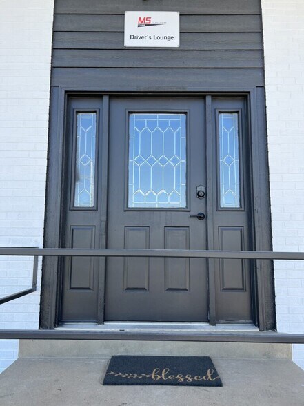 More Photos Of 510 Thatcher St, Saint Louis Truck Terminal For Sale