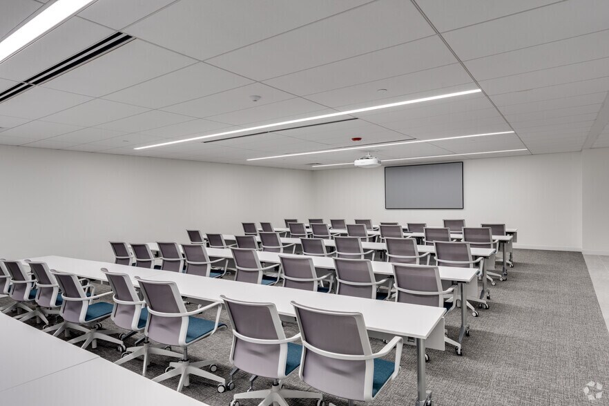 Photo of 3rd Floor Ste 2211/305