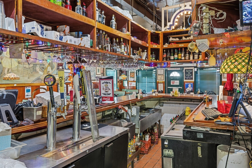 More Photos Of 346 N Main St, Memphis Restaurant For Sale