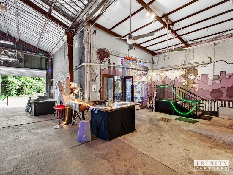 More Photos Of 12 Andrews St, Greenville General Retail For Sale