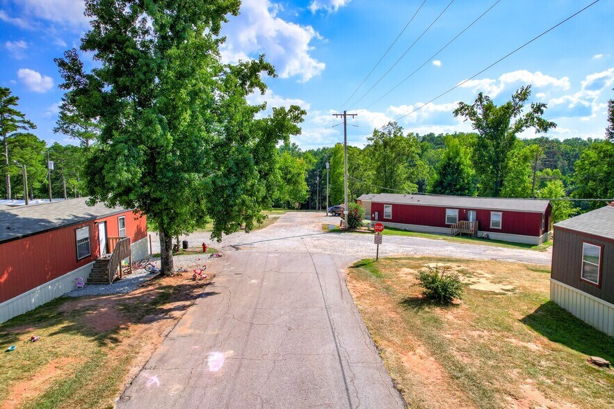 More Photos Of 106 Woodlawn Dr, Abbeville Manufactured Housing Mobile Home Park For Sale