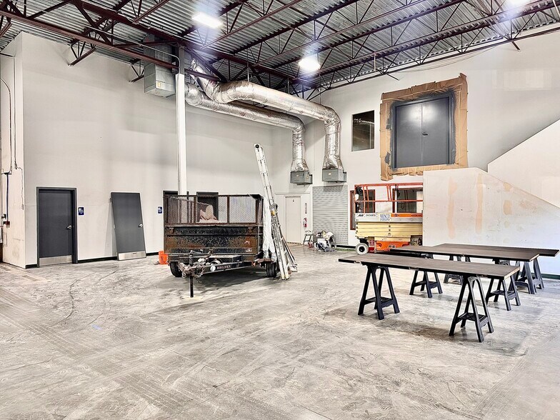 More Photos Of 480 S Geneva Rd, Vineyard Industrial For Lease