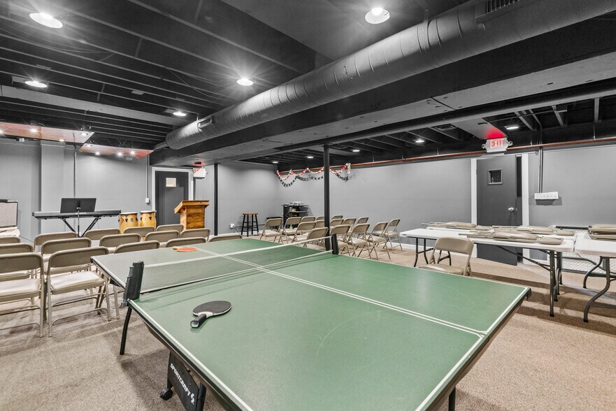 More Photos Of 2450 Pontoon Rd, Granite City Religious Facility For Sale