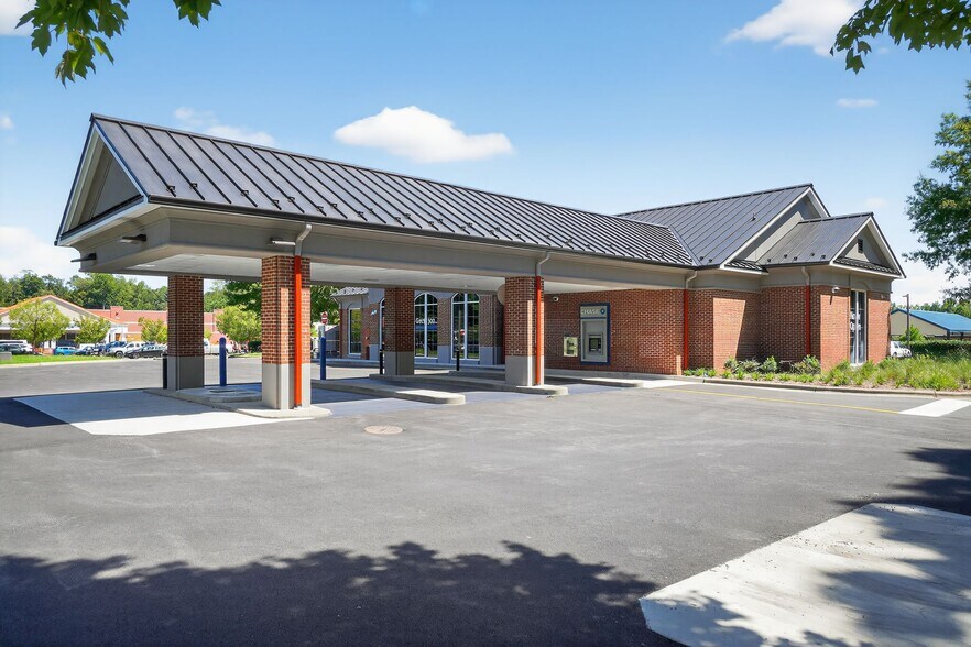 More Photos Of 6720 Mooretown Rd, Williamsburg Bank For Sale