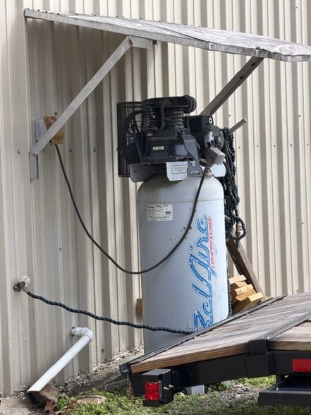 More Photos Of 3928 Ogeechee Rd, Savannah Warehouse For Lease