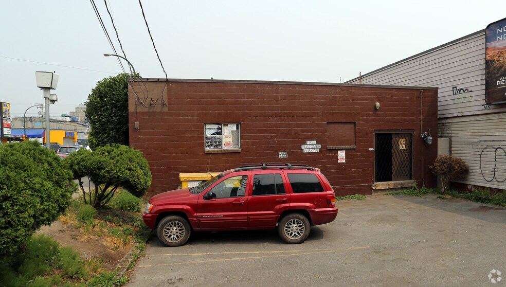 More Photos Of 1310 E Hastings St, Vancouver Showroom For Lease