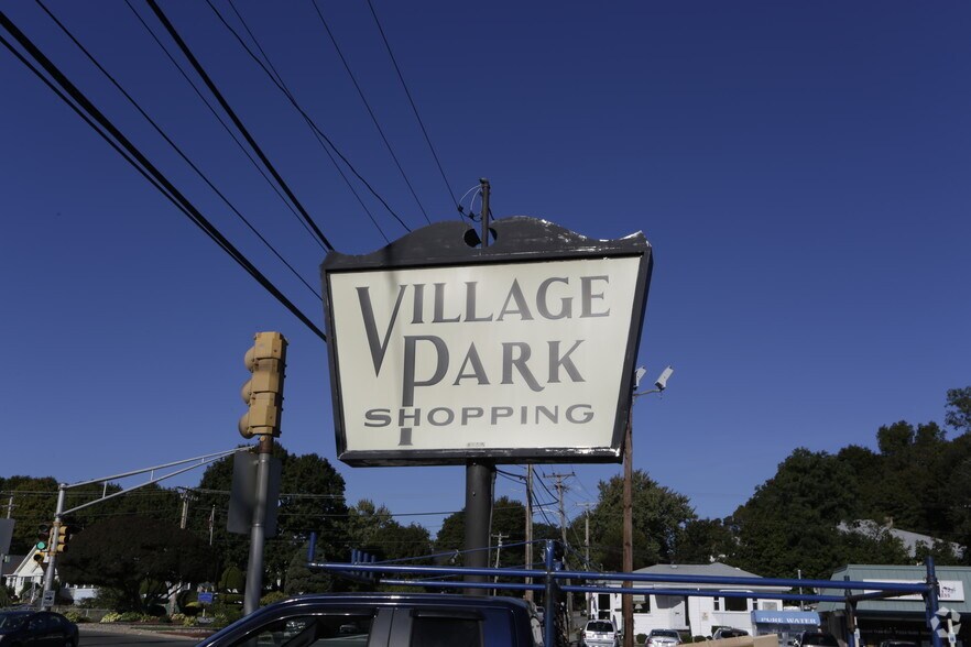 Primary Photo Of 323 Main St, Saugus Storefront For Lease