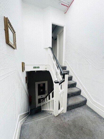 More Photos Of 4 Station Rd, Blackpool Hotel For Sale