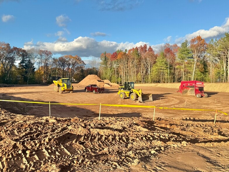 More Photos Of 135 Business Drive park, Bristol Industrial For Lease