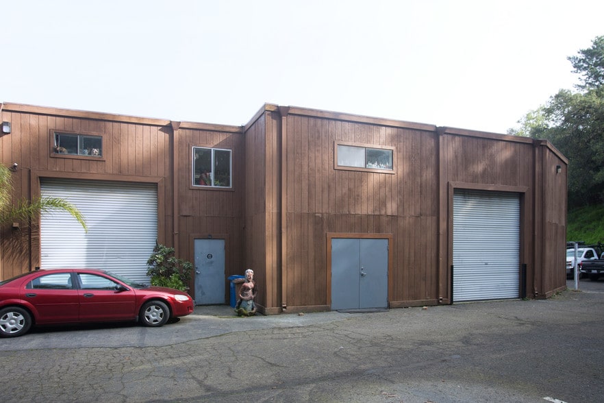 More Photos Of 15 Woodland Ave, San Rafael Service For Sale