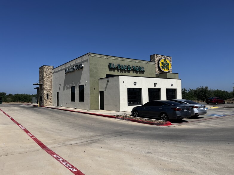 Primary Photo Of 1701 Norton St, Laredo Fast Food For Sale