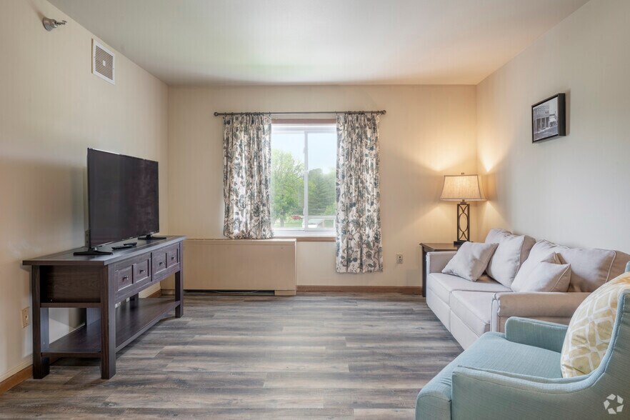 More Photos Of 605 Chase Blvd, Sun Prairie Apartments For Lease
