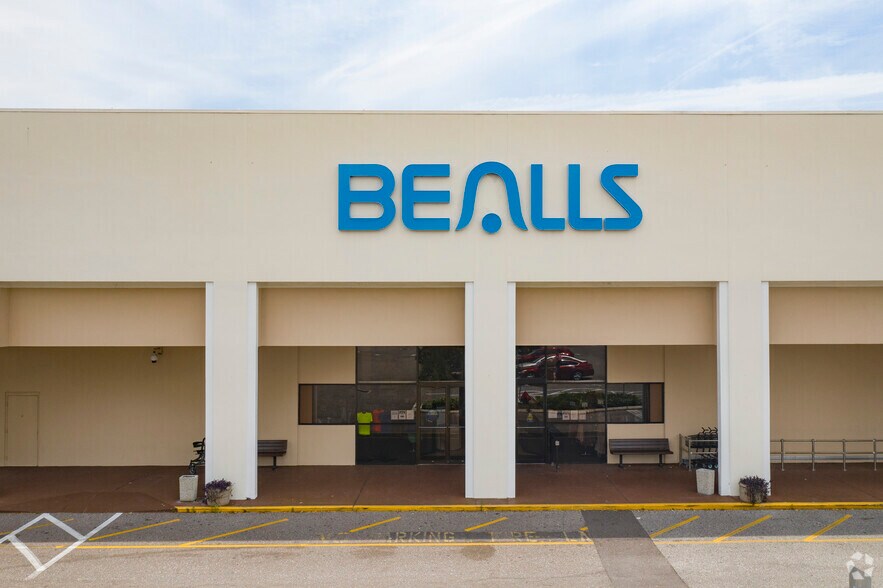 More Photos Of 2810-3016 54th Ave S, Saint Petersburg Unknown For Lease