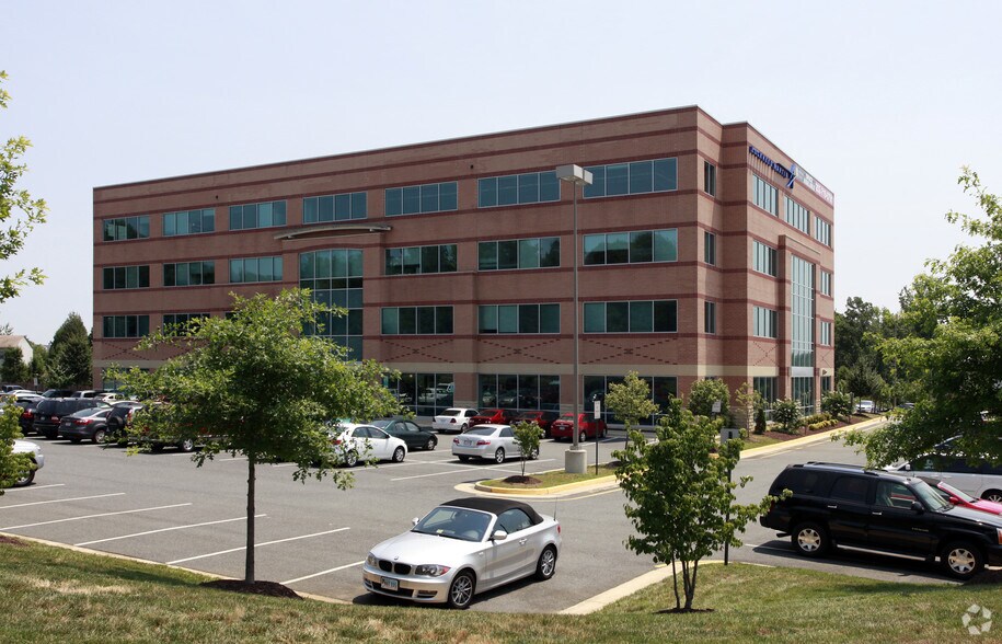 More Photos Of 125 Woodstream Blvd, Stafford Office For Lease