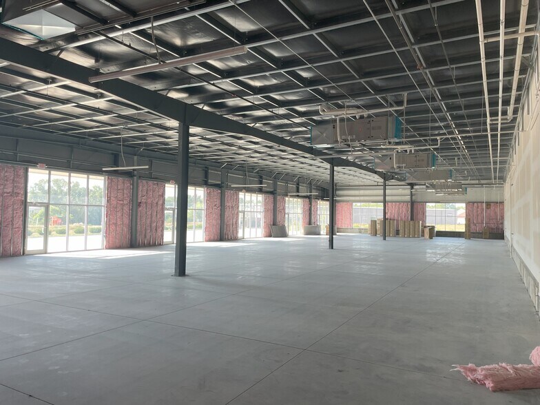 More Photos Of 2240 Fletcher Ave, Lincoln Showroom For Lease