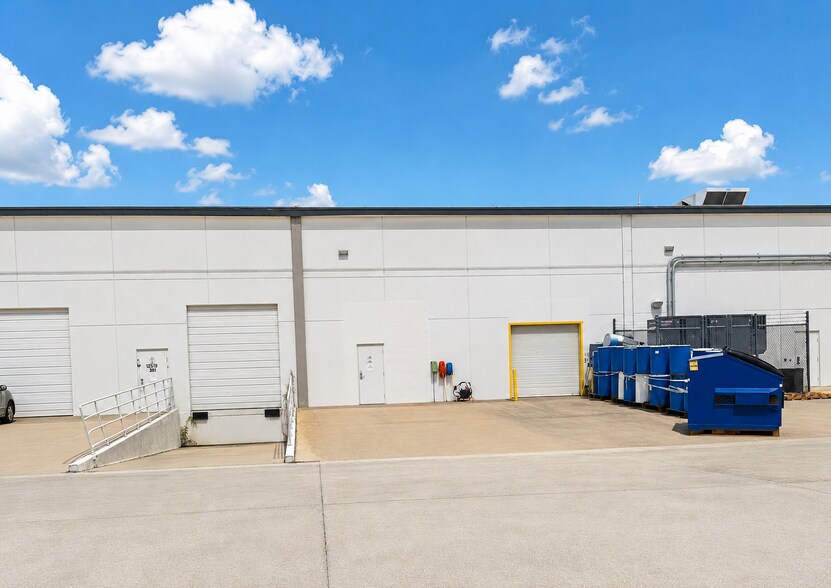 More Photos Of 12560 Reed Rd, Sugar Land Light Manufacturing For Lease