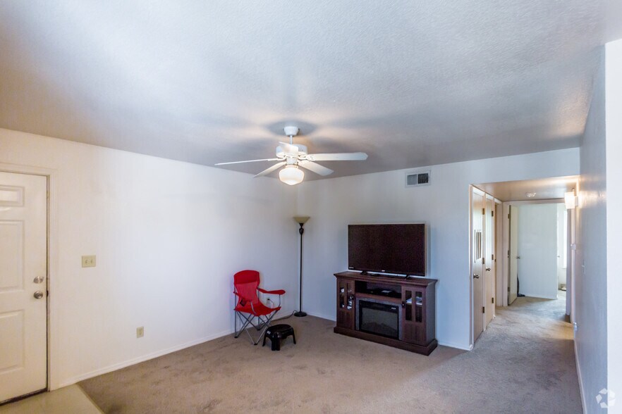 More Photos Of 141 Market St, Monticello Apartments For Sale