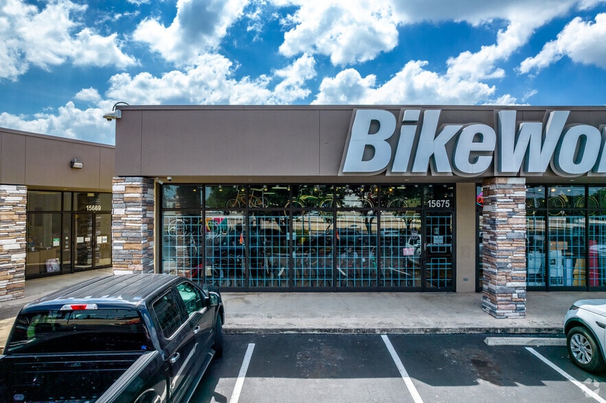 More Photos Of 15665-15689 San Pedro Ave, San Antonio Unknown For Lease