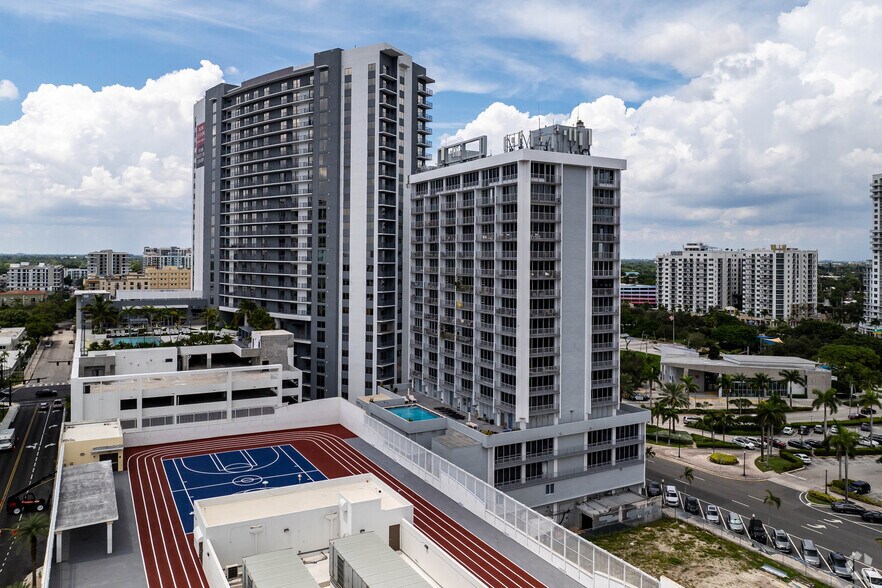 More Photos Of 1720 Harrison St, Hollywood Office Residential For Sale