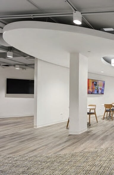 More Photos Of 1751 Lake Cook Rd, Deerfield Office For Lease