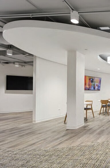 More Photos Of 1751 Lake Cook Rd, Deerfield Office For Lease