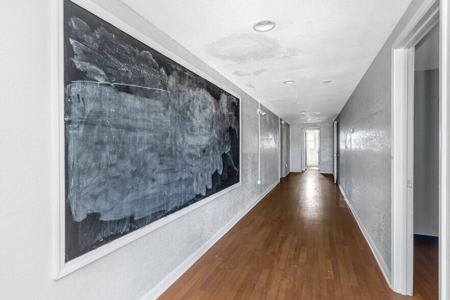 More Photos Of 1915 E Bay Dr, Largo General Retail For Sale