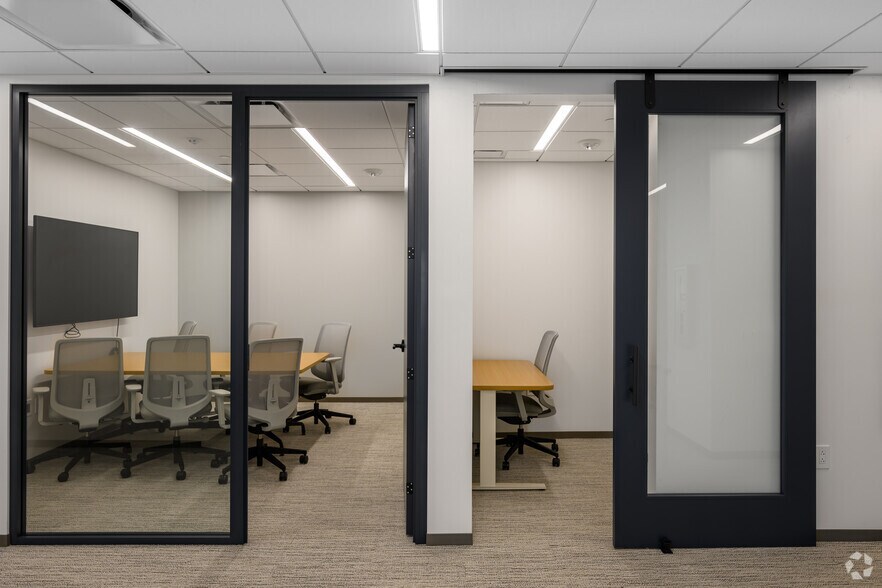 More Photos Of 2451 Crystal Dr, Arlington Office For Lease