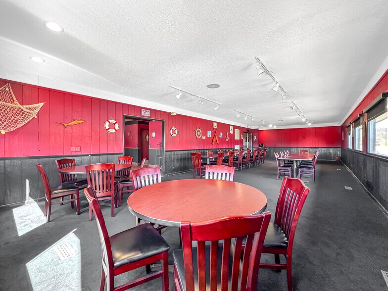 More Photos Of 15371 Highway 13 S, Hurricane Mills General Retail For Sale