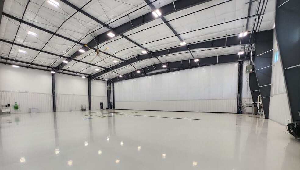 More Photos Of 2907 E Empire St, Bloomington Airplane Hangar For Sale
