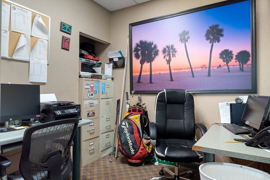 More Photos Of 4550 Golf Club Ln, Spring Hill Golf Course Driving Range For Sale