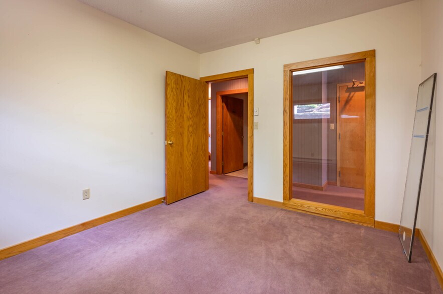 More Photos Of 74 Northeastern Blvd, Nashua Medical For Sale