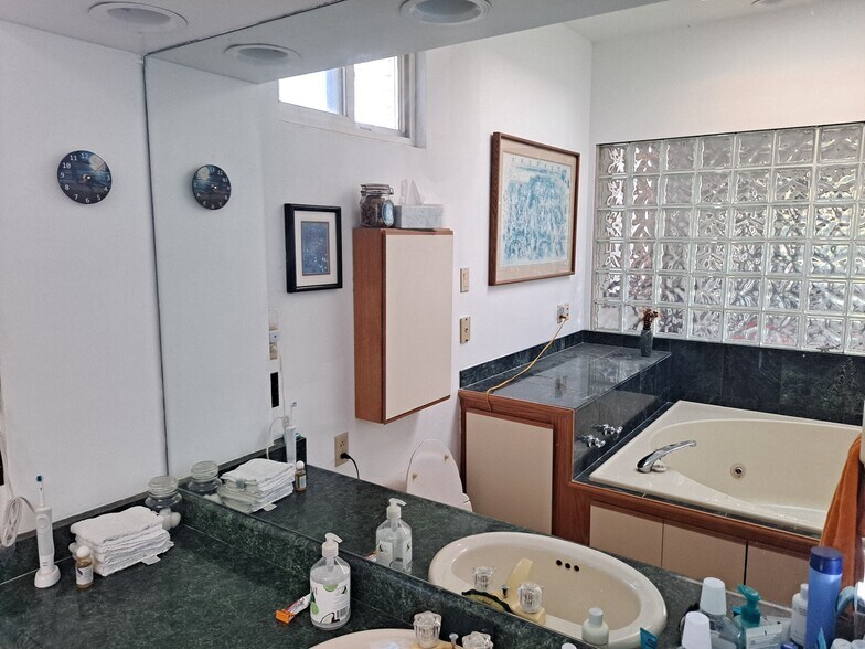 More Photos Of 1818-1820 Winhurst St, Pittsburgh Apartments For Sale