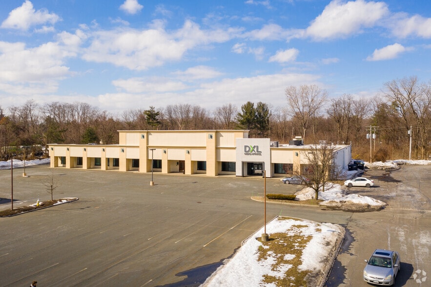 More Photos Of 20 Wolf Rd, Albany Freestanding For Lease