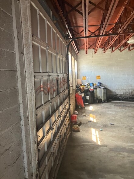 More Photos Of 842-844 Island Ave, McKees Rocks Warehouse For Sale